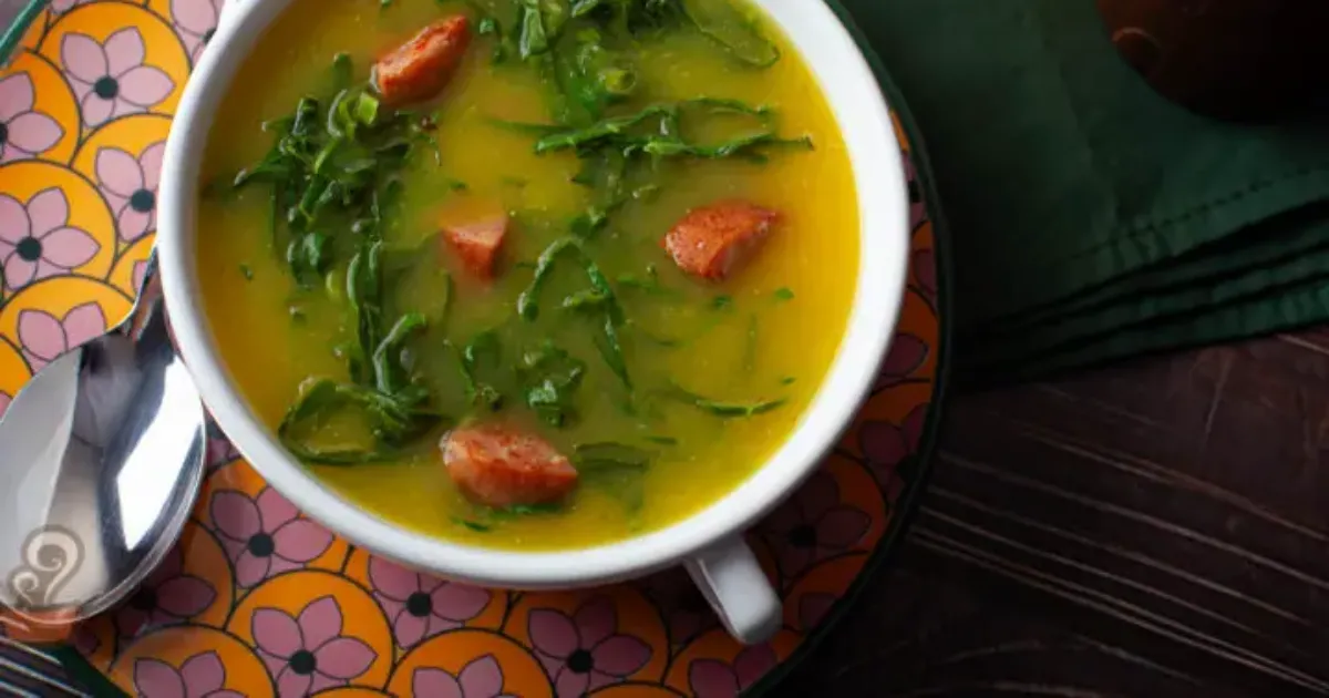 Receita de Sopa de Caldo verde com batata