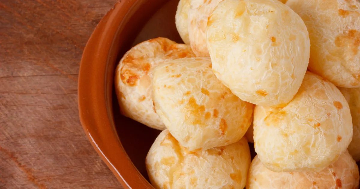 Receita de Pão de queijo com 4 ingredientes na airfryer faça agora mesmo