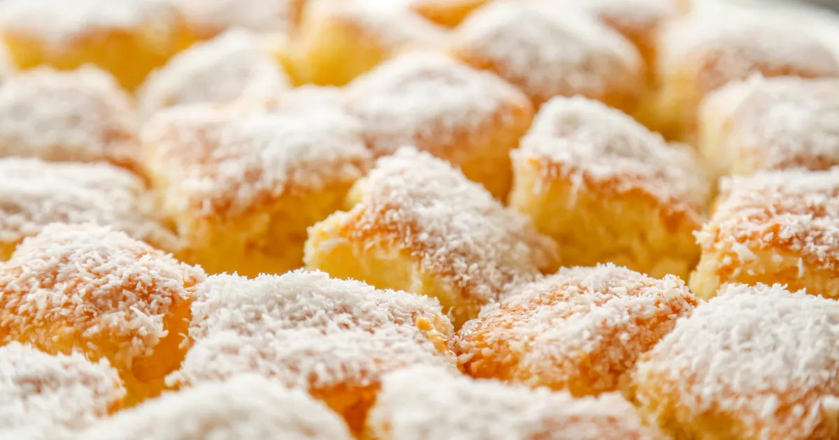 Receita de Bolo Gelado de Côco com Massa Pronta