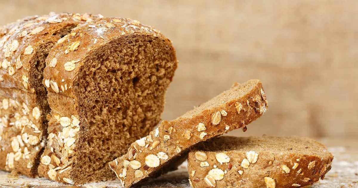 Receita de Pão Caseiro Integral com Grãos