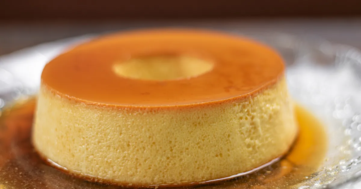 Receita de Pudim Tradicional com Furinhos