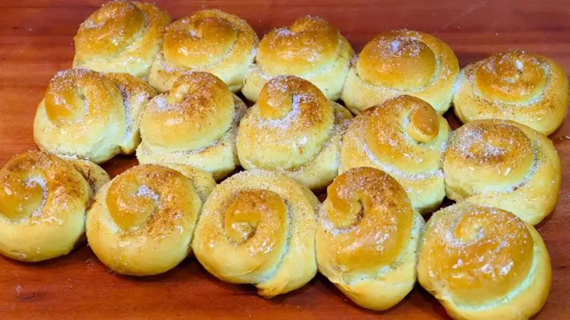 Pão Caseiro Fofinho: Aprenda a Fazer um Pão Delicioso com Açúcar e Canela
