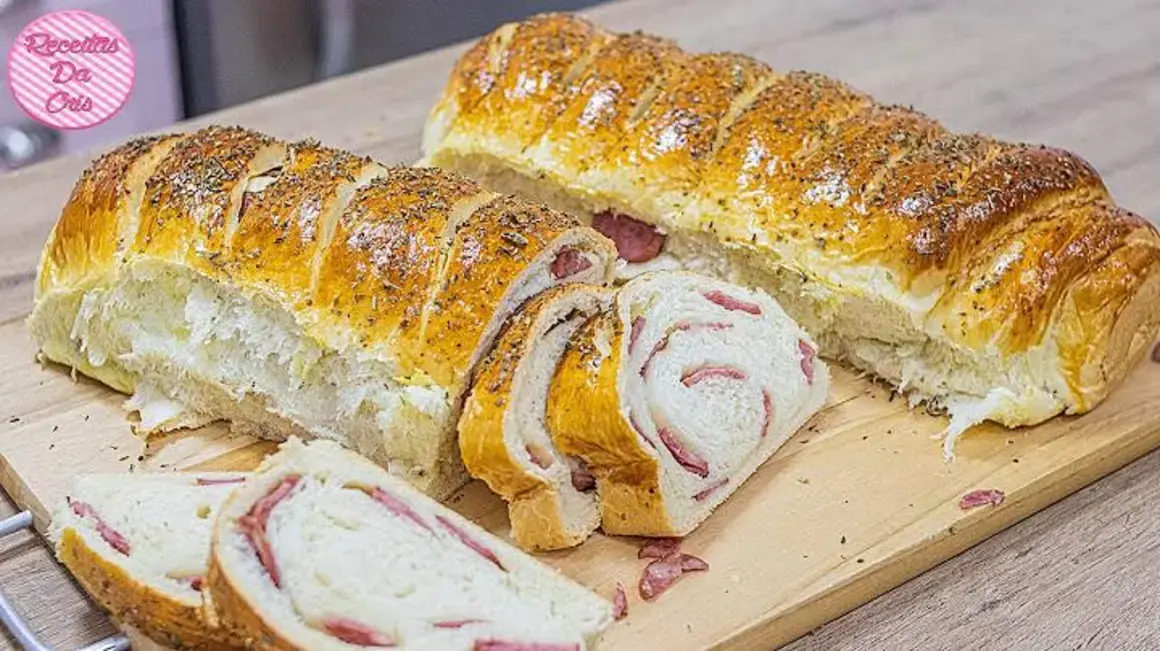 Receita de Pão Caseiro de Calabresa: Uma Deliciosa Opção para Seu Café da Manhã