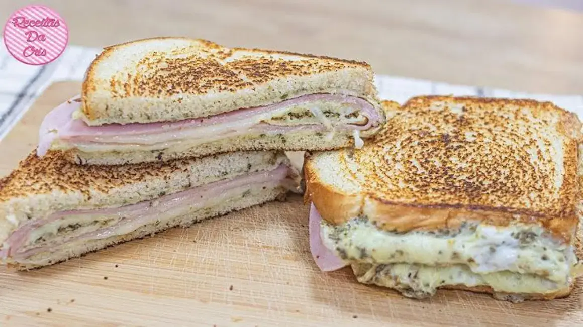 Sanduíche Mágico: Aprenda a Fazer um Delicioso Pão com Omelete em Minha Cozinha