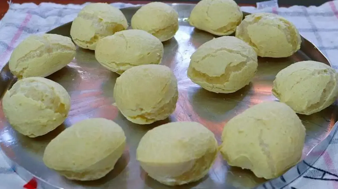 Receita de Biscoito de Polvilho que Lembra Pão de Queijo e É Super Fácil