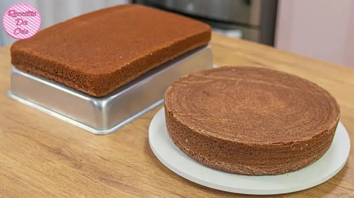 Receita de Bolo Pão de Ló de Chocolate Caseiro para Aniversários Delicious