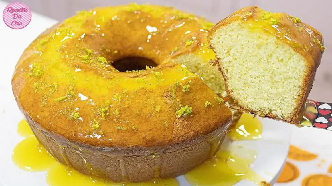 Receita de Bolo de Laranja Molhadinho que Derrete na Boca e é Simples de Fazer!