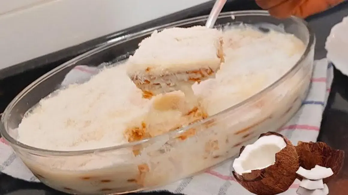 Receita de Pavê de Coco Cremoso: Aprenda a Fazer Este Docinho Irresistível