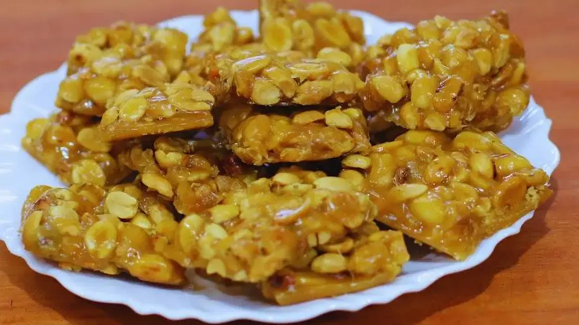 Receita de Pé de Moleque Simples com Amendoim, Açúcar e Margarina na Prática