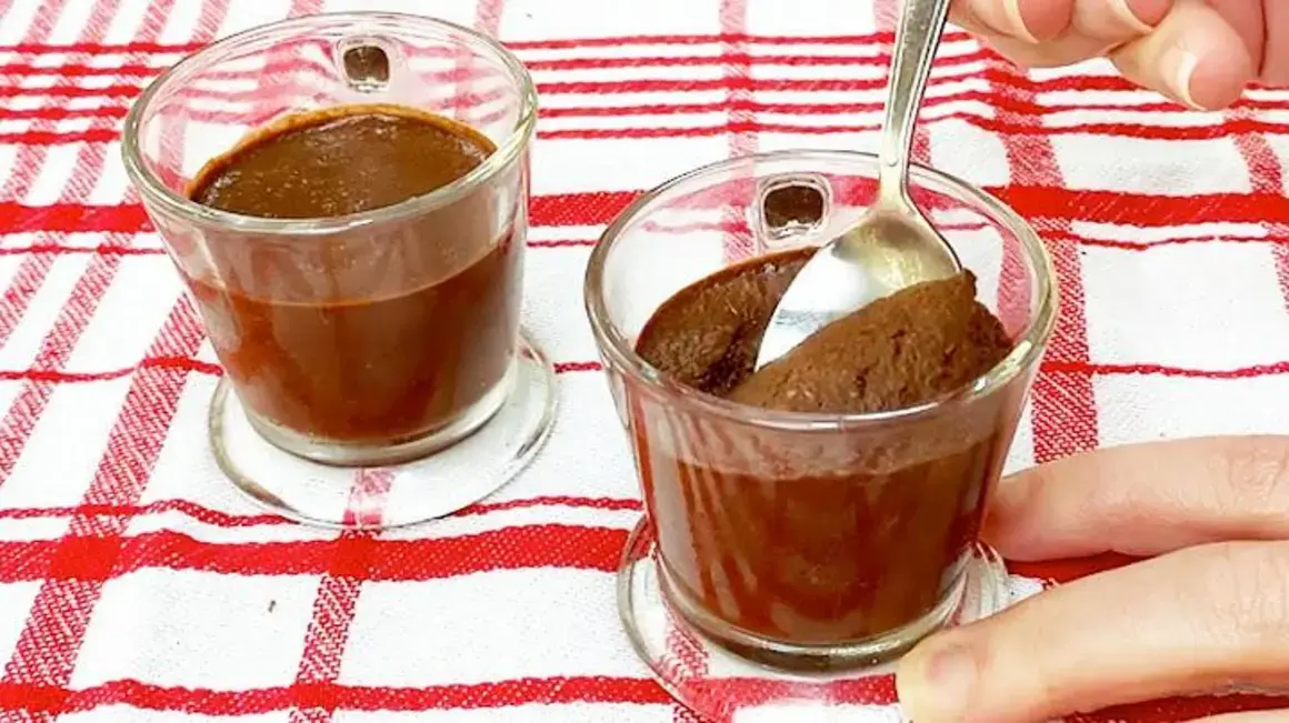 Receita de Delícia Sem Açúcar: Uma sobremesa rápida e fácil, baixa em carboidratos!